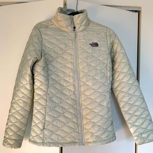 The North Face Women's Thermoball Jacket - Cream